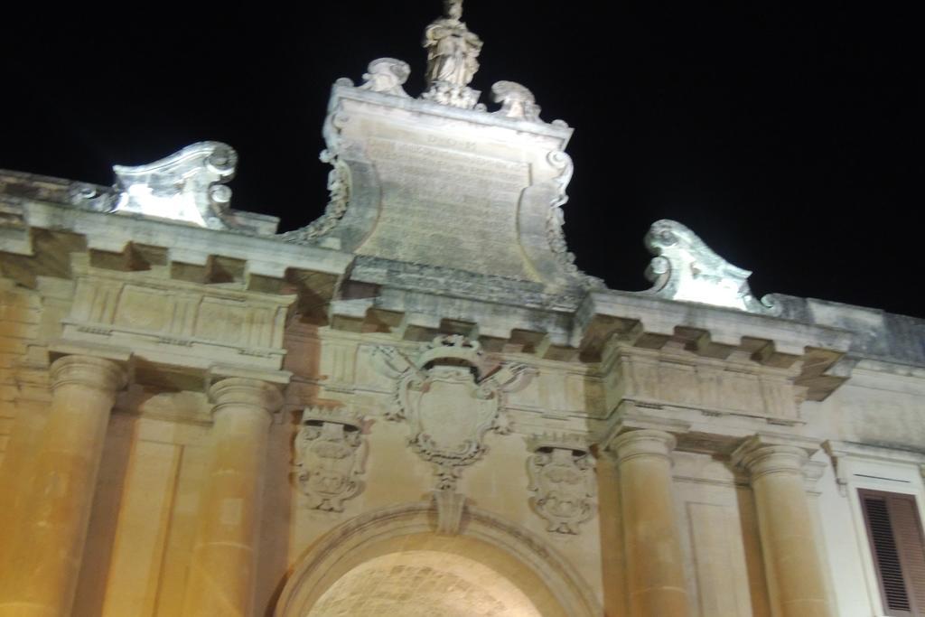 Barocco.Oberdan Bed & Breakfast Lecce Exterior foto